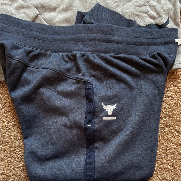 The ROCK Sweat Set - Picture 5 of 5